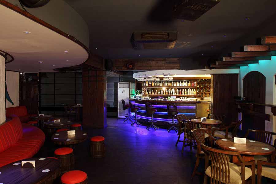 Aqua Lounge at Hotel Aurora Towers